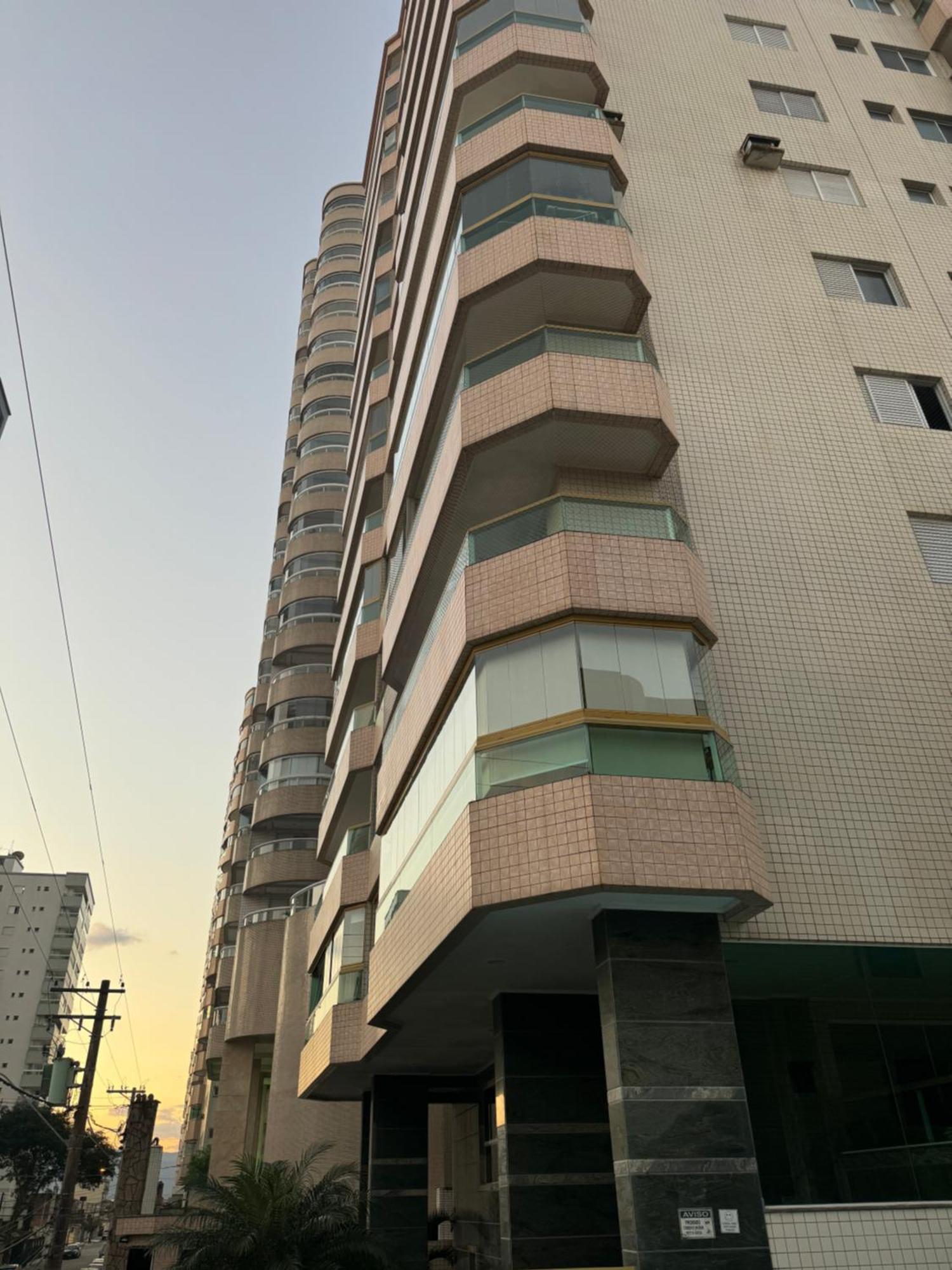 Apartamento Apto Com Piscina, Churrasqueira, Ar Condicionado *